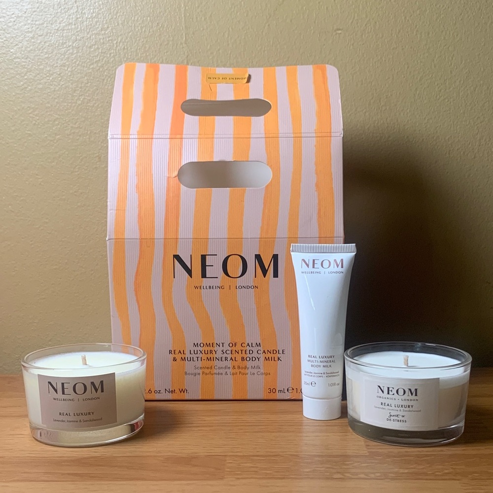 Neom 3 pc Gift Bag - 2 2.6 oz Candles & 1 oz Body Milk All New!